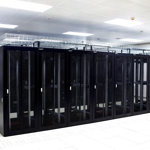 التحكم المستند إلى الويب للتطبيقات الصناعية: مفتاح ذكي مُدار على الويب Din-Rail